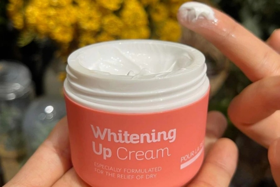 Kem dưỡng trắng nâng tông Pour La Peau Whitening Up Cream 50ml