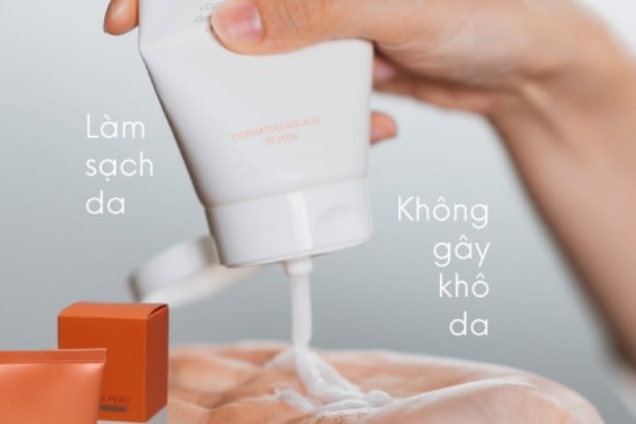 Sữa rửa mặt Pour La Peau Defence Barrier PH Cleanser 120ml