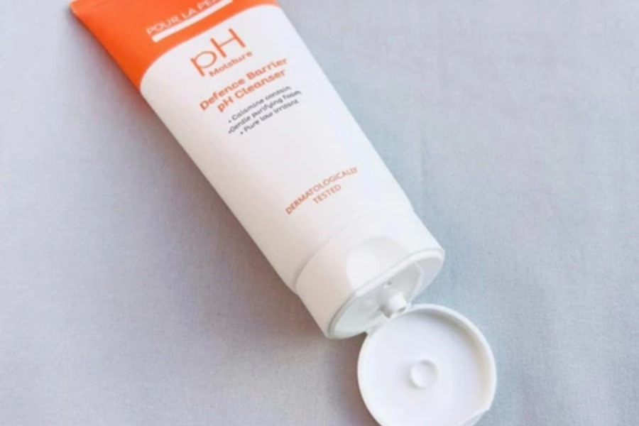 Sữa rửa mặt Pour La Peau Defence Barrier PH Cleanser 120ml