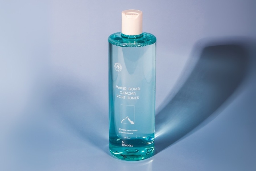 Nước hoa hồng đường da Rokkiss Water Bomb Glaciar Pore Toner 500ml