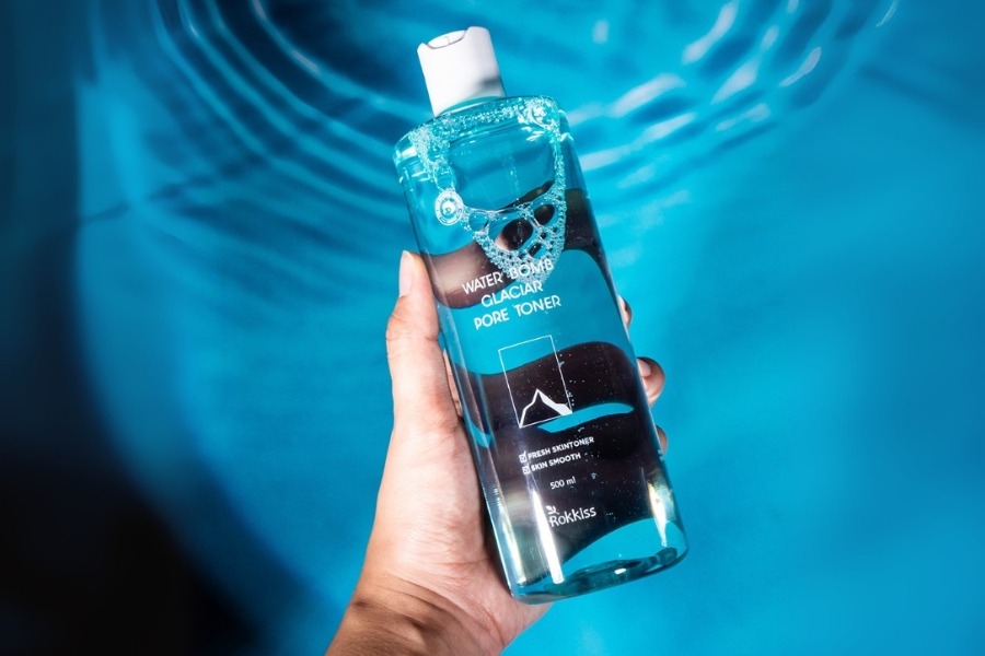 Nước hoa hồng đường da Rokkiss Water Bomb Glaciar Pore Toner 500ml